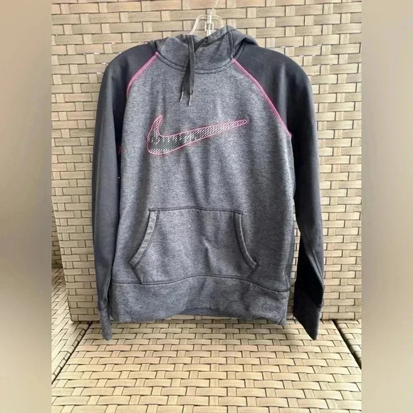 Nike Women’s Therma Fit Hooded Pullover Sweatshirt Size Medium. Black/Gray/Pink - Picture 1 of 4